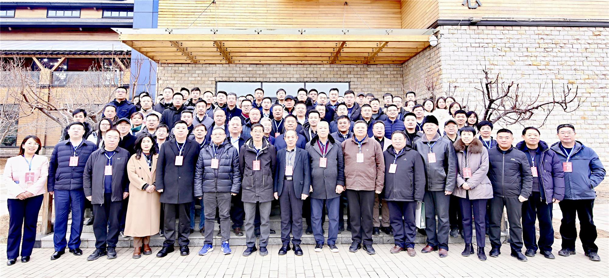 冀裝協(xié)三屆四次理事會(huì)暨常務(wù)理事會(huì)召開(kāi)，常宏榮獲多項(xiàng)獎(jiǎng)項(xiàng)
